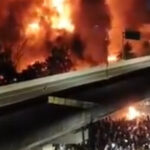Tragedie în Makassar: Trei vieți curmate de flăcări în timpul unei proteste 2 video trei persoane au murit intr un incendiu in timpul unei manifestatii in orasul makassar din indonezia 68b292367539e