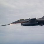 video un avion de tip f 16 se prabuseste in centrul poloniei la o repetitie pilotul a decedat dupa ce a incercat sa redreseze avionul pana in ultimul moment 68b0b97d8c5fe