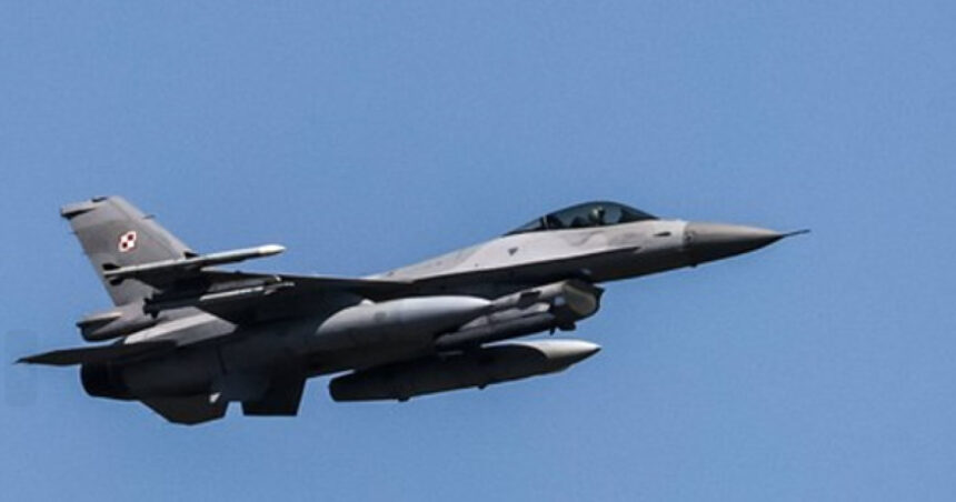 Un F-16 polonez s-a prăbușit în timpul antrenamentelor pentru un spectacol aerian, pierzându-și viața pilotul. 1 video un avion de vanatoare f 16 al poloniei s a prabusit in timpul pregatirilor pentru un spectacol aerian pilotul a murit 68b0b421abe8c