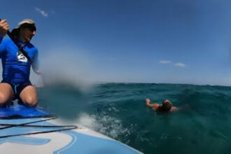 video un roman si cei doi copii ai sai au fost salvati de la inec in grecia de un practicant de stand up paddle 68a78436ccc9d