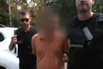 video un sofer de ridesharing a provocat un accident cu alte doua masini in timp ce ii facea avansuri clientei sale barbatul a fost retinut 68a9a8e556492