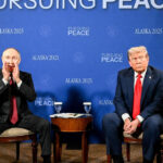 Vladimir Putin răspunde la o întrebare provocatoare despre soarta civililor la deschiderea summitului din Alaska: reacția sa surprinzătoare! 2 video vladimir putin intrebat daca va mai ucide civili la inceputul summitului din alaska reactia liderului rus 68a0016aee665