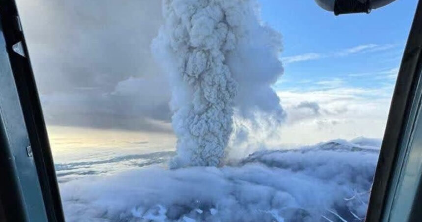 Vulcanul Kraşeninnikov își reînvie furia după aproape cinci secole de tăcere! 1 video vulcanul kraseninnikov a erupt dupa aproape cinci secole de inactivitate 688efd3931925