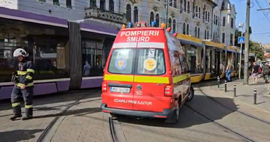 Coliziune dramatică în Timișoara: Două tramvaie s-au lovit, iar trei persoane au fost rănite. Traficul este total paralizat. 1 videofoto accident grav in timisoara doua tramvaie s au ciocnit trei persoane au fost ranite traficul este complet blocat 68b171ff0eb06