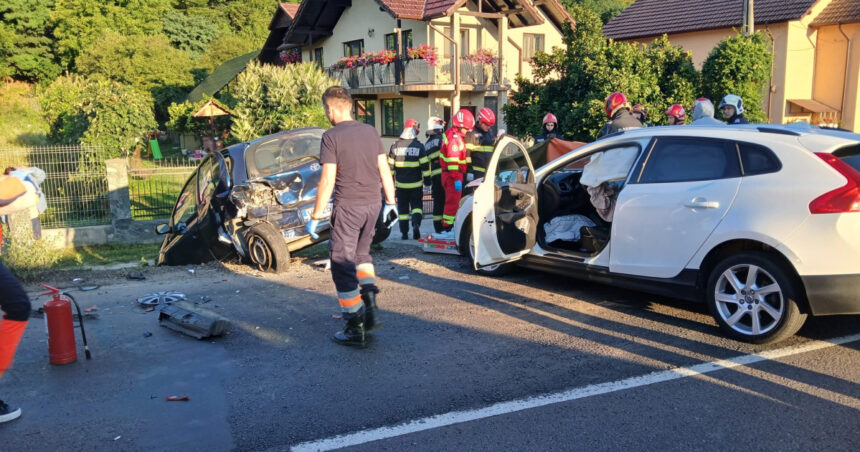 Tragedie pe Valea Oltului: Un copil de 3 ani și-a pierdut viața, iar șase persoane sunt internate; circulația este oprită complet. 1 videofoto accident grav pe valea oltului un copil de 3 ani a murit sase persoane au ajuns la spital traficul este complet blocat 68aeb2e28e41c