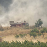 Flăcările devastatoare din sudul Franței au consumat 16.000 de hectare: un mort și 13 răniți, inclusiv un pompier și un civil în stare critică. 3 videofoto incendiul din sudul frantei a mistuit 16 000 de hectare un mort si 13 raniti intre care un pompier si o persoana sunt in stare grava 6894f340c95c3