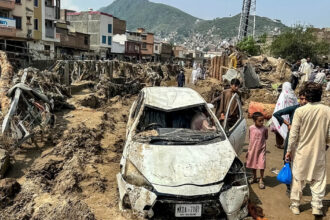 videofoto inundatii devastatoare in pakistan cel putin 321 de persoane au murit in ultimele 48 de ore a fost declarata stare de dezastru 68a06ab52064b