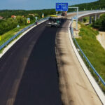 Pro Infrastructură: Centura Zalău – O reimaginare a povestirii „Tăntălăul și Gogomanul”. Chinezii pretind că muncesc, iar statul român se face că investește. 2 videofoto pro infrastructura centura zalau remake tantalaul si gogomanul chinezii se fac ca lucreaza statul roman ca plateste 6899ad7ade760