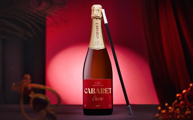 Vinul momentului: o cava revigorantă, plină de expresivitate și armonie, perfectă pentru zilele toride de vară. Aromele de măr verde, pară și coajă de pâine proaspătă îi conferă un farmec aparte. Ideală alături de preparate asiatice delicate. 1 vinul zilei o cava racoritoare expresiva si echilibrata excelenta pentru zilele calde de vara note de mar verde para si coaja de paine proaspat coapta excelent companion pentru preparate asiatic 689444f2e65dc