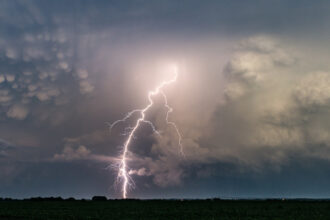 vremea se schimba radical de pe o zi pe alta meteorologii anunta ce zone vor fi lovite de furtuni 68b292462bda1