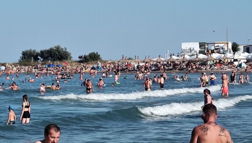 Litoralul românesc a fost animat de Ziua Marinei Române: Peste 150.000 de vizitatori în weekendul acesta. Descoperă cele mai populare stațiuni! 1 ziua marinei romane a umplut litoralul romanesc peste 150 000 de turisti in acest weekend iata cele mai solicitate statiuni 689f2d535a0af