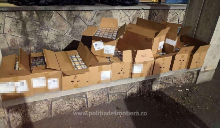 60.000 de țigarete confiscate de polițiștii de frontieră din Constanța, găsite în ascunzătoarea unui camion 1 60 000 de tigarete descoperite de politistii de frontiera constanteni ascunse intr un camion 68d3fa1a7a64f