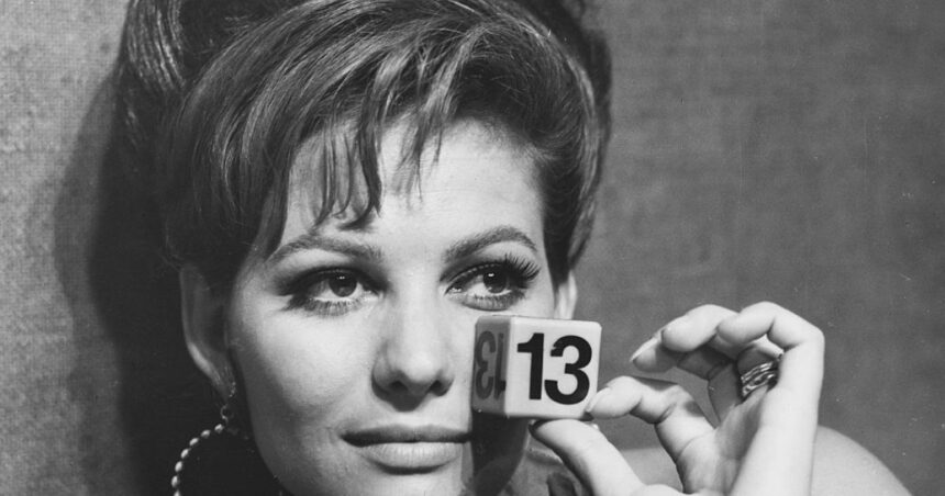 A încetat din viață Claudia Cardinale, o legendă a cinematografiei la vârsta de 87 de ani. 1 a murit claudia cardinale celebra actrita avea 87 de ani 68da98db85246