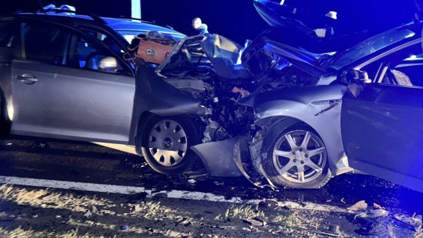 Coliziune pe DN 22: Nouă persoane rănite în urma impactului dintre două autoturisme 1 accident cu 9 raniti pe dn 22 dupa ce doua masini s au ciocnit 68da19f4c607c