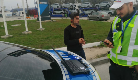 Intervenție a agenților de circulație în Portul Constanța: sancțiuni depășind 17.000 de lei 1 actiune a politistilor rutieri in portul constanta amenzi de peste 17 000 de lei 68d2af9a2298c