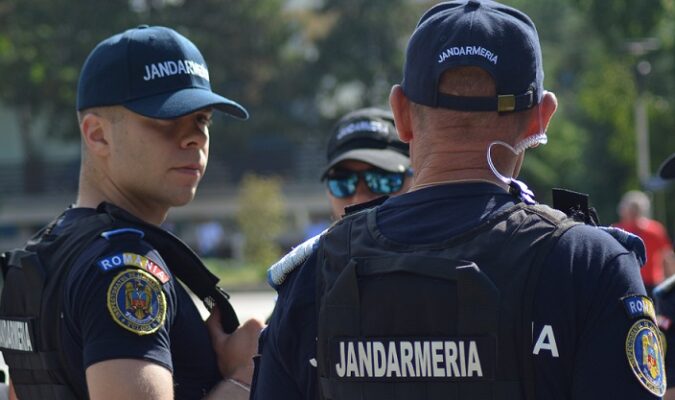 Tânăr reținut de jandarmi în Medgidia pentru posesia unor substanțe suspecte 1 adolescent prins de jandarmi cu substante posibil interzise in medgidia 68d111712ab34