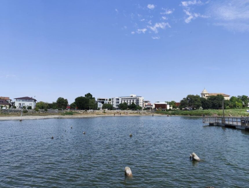 Falsă alarmă! Persoana căutată în lacul Techirghiol a fost descoperită de Poliție într-o cameră de hotel. 1 alerta falsa o persoana data disparuta in lacul techirghiol gasita de politie in camera de hotel 68bc121db81df