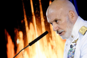 amiralul giuseppe cavo dragone nato se declara pregatita pentru o posibila retragere a sua de pe flancul estic 68d84bc89a8dd
