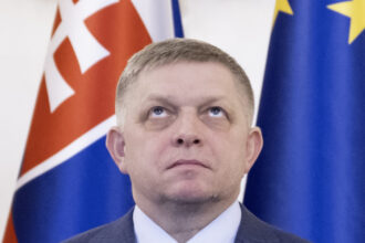 analiza de la prietenul lui vladimir putin la vecinul rece al lui volodimir zelenski viata politica dubla a premierului slovac robert fico 68c5a1e07fc5c