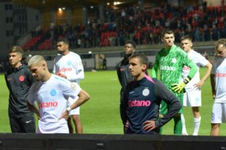 antrenorul care a incurcat o pe fcsb pune degetul pe rana lotul lor e de 50 de milioane al nostru de 5 68cc116d19904