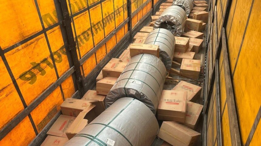 aproximativ 480 000 de tigarete in valoare de jumatate de milion de lei descoperite de politistii de frontiera constanteni ascunse intr un camion 68be915400239