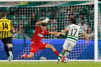 are doar 77 de minute in fotbalul profesionist si a intrat in istoria champions league dupa o deplasare de 7 000 km 68ccf93ebadd4