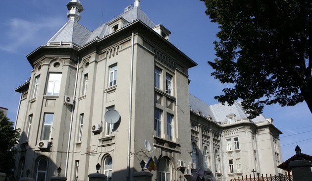 Arhiepiscopia Tomisului se pronunță asupra preotului de la Liceul Energetic, suspectat de tentative de corupție sexuală asupra a doi elevi 1 arhiepiscopia tomisului despre preotul care preda religia la liceul energetic si este acuzat ca ar fi incercat sa corupa sexual doi elevi 68d1747d72074