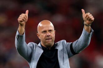 arne slot tehnicianul lui liverpool desemnat antrenorul lunii august in premier league 68c475b25c20a