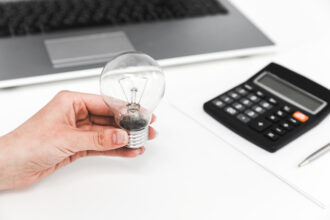 asociatia prosumatorilor propune guvernului cinci masuri pentru reducerea facturilor la energie 68b5531755121