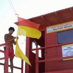 Alertă pe țărm: Steagul galben flutură pe plajele din Eforie! 2 atentie steag galben arborat pe plajele din eforie 68bad544845ed