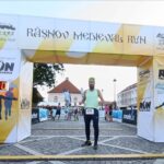 Ionuț Cristea de la CS Medgidia, strălucind pe podiumul „Râșnov Medieval Run” 3 atletul de la cs medgidia ionut cristea pe podium la rasnov medieval run 68b6266e7f51b