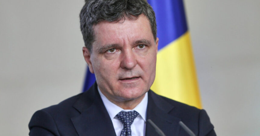 AUR îl pune pe Nicușor Dan sub presiune să organizeze un referendum pentru desfășurarea trupelor în Ucraina. Ce opinie are România? 1 aur il ameninta pe nicusor dan cu suspendarea daca nu face referendum privind trimiterea de trupe in ucraina care e pozitia romaniei 68bad53a86c12