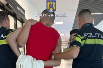 barbat condamnat la aproape 11 ani de inchisoare prins pe aeroportul iasi avea acte false si se intorcea din marea britanie 68bc8715e75d7