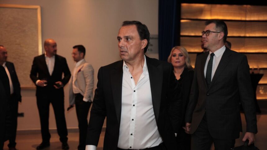 Basarab Panduru a criticat dur FCSB după eșecul cu Botoșani: "Poți să evoluezi și la 50 de ani!" 1 basarab panduru a dat de pamant cu fcsb dupa infrangerea cu botosani poti sa joci si la 50 de ani 68cdbe1a7a93e