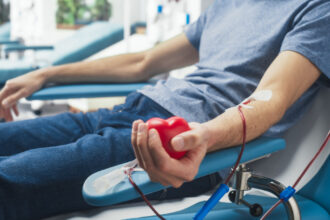 beneficii pentru donatorii de sange analize medicale gratuite si facilitati la transportul public ce valoare au tichetele in 2025 68d6273cc52e3