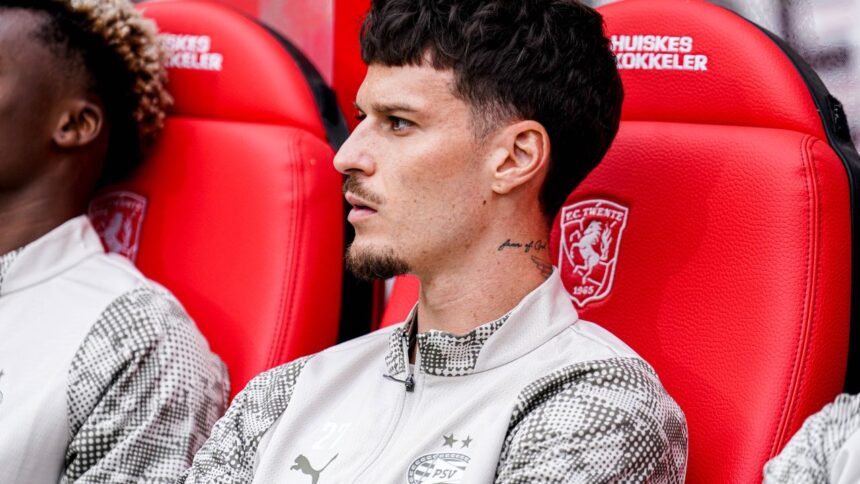 Olandezii nu au menajat deloc: Dennis Man, sub lupa criticilor după debutul la PSV! 1 brutal de sinceri olandezii l au facut praf pe dennis man dupa primele doua meciuri la psv 68b5a0cc9ed26