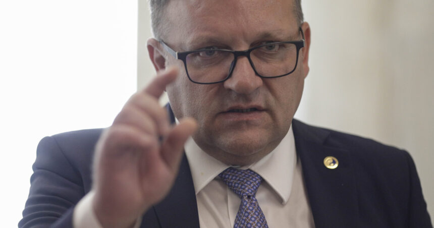 Budăi: Înainte de a decide asupra excepțiilor la pensii, să înțelegem complexitatea domeniului! 1 budai despre eliminarea exceptiilor la pensionare este un domeniu foarte greu trebuie sa l intelegem si apoi sa ne pronuntam 68d43e9078f7e