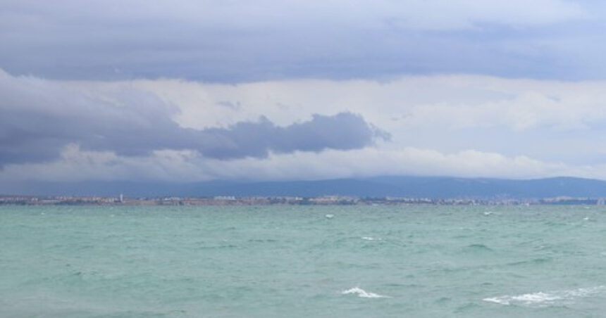 O dronă subacvatică a fost detectată în apele Mării Negre, la 80 de kilometri de Varna, Bulgaria. 1 bulgaria a depistat o drona acvatica in largul marii negre la 80 de kilometri de varna 68ca6635aeba5