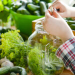 Secretele murăturilor perfecte: când să le prepari și condimentele recomandate de chef Adi Hădean pentru o iarnă delicioasă! 2 cand este cel mai bun moment sa pui muraturi ce condimente recomanda chef adi hadean pentru borcane care rezista toata iarna 68c4eea620455