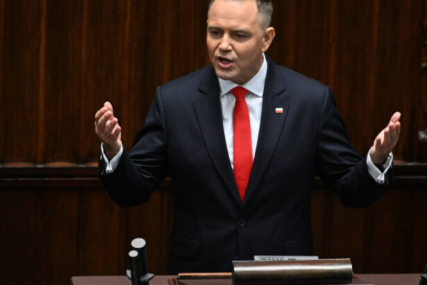 ce a decis polonia in legatura cu beneficiile acordate refugiatilor ucraineni legea semnata de presedintele nationalist nawrocki 68d7086c9f02d