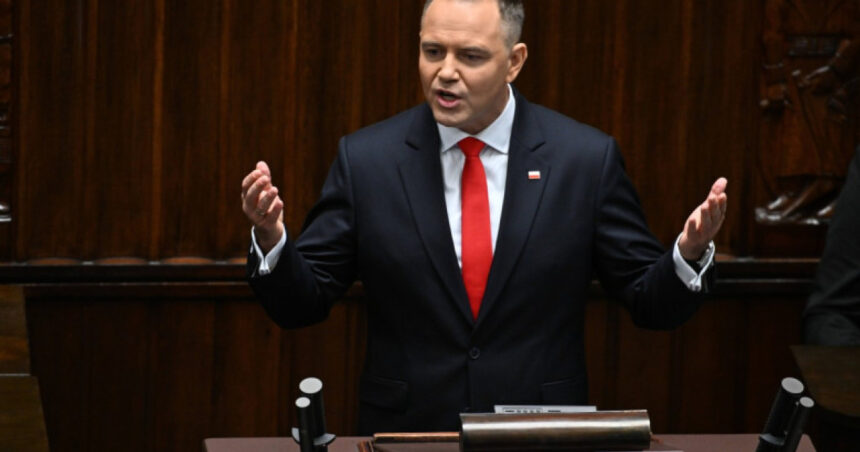 Polonia ia o decizie crucială pentru sprijinul refugiaților ucraineni: Legea aprobată de președintele Nawrocki. 1 ce a decis polonia in legatura cu beneficiile acordate refugiatilor ucraineni legea semnata de presedintele nationalist nawrocki 68d7086c9f02d