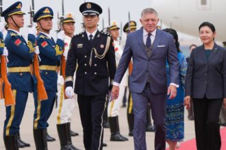 ce i a transmis lui xi jinping singurul lider din ue care a participat la parada uriasa de la beijing 68b95596533d7