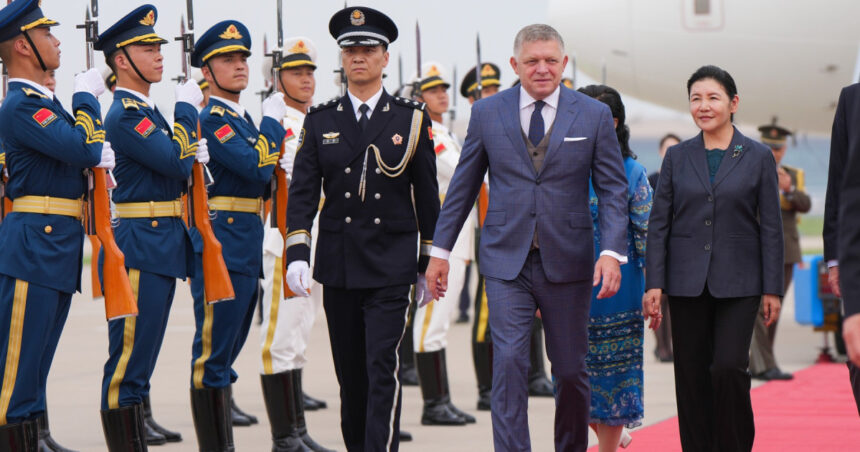 Mesajul surprinzător al liderului european prezent la grandioasa paradă de la Beijing pentru Xi Jinping 1 ce i a transmis lui xi jinping singurul lider din ue care a participat la parada uriasa de la beijing 68b95596533d7