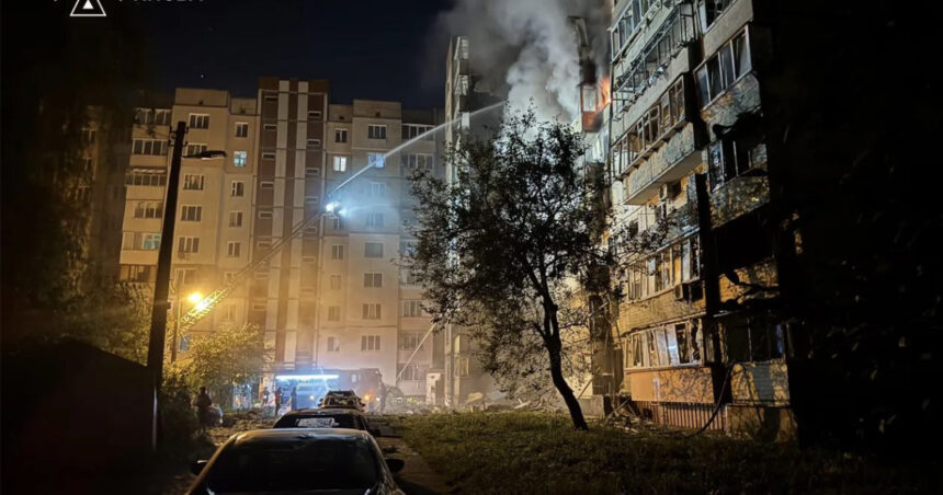 Tragedie în Kiev: Trei vieți pierdute și 18 răniți în urma unui atac cu drone rusești asupra locuințelor din capitală 1 cel putin trei morti si 18 raniti la kiev dupa un atac cu drone rusesti asupra cladirilor rezidentiale din capitala ucrainei 68bd21bd893e2