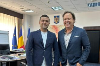 charlie ottley jurnalistul britanic care promoveaza romania in asteptarea cetateniei vizita neanuntata la ministerul economiei 68c4ff40d5742