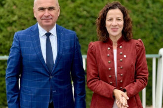 comisarul european roxana minzatu discutii la bruxelles cu ilie bolojan despre investitiile din pnrr 68d25280e335f