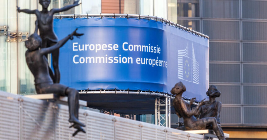 Comisia Europeană dezvăluie un nou set de măsuri restrictive împotriva Rusiei, cel de-al 19-lea în serie 1 comisia europeana anunta un nou pachet de sanctiuni impotriva rusiei al 19 lea 68cd5a128cda1