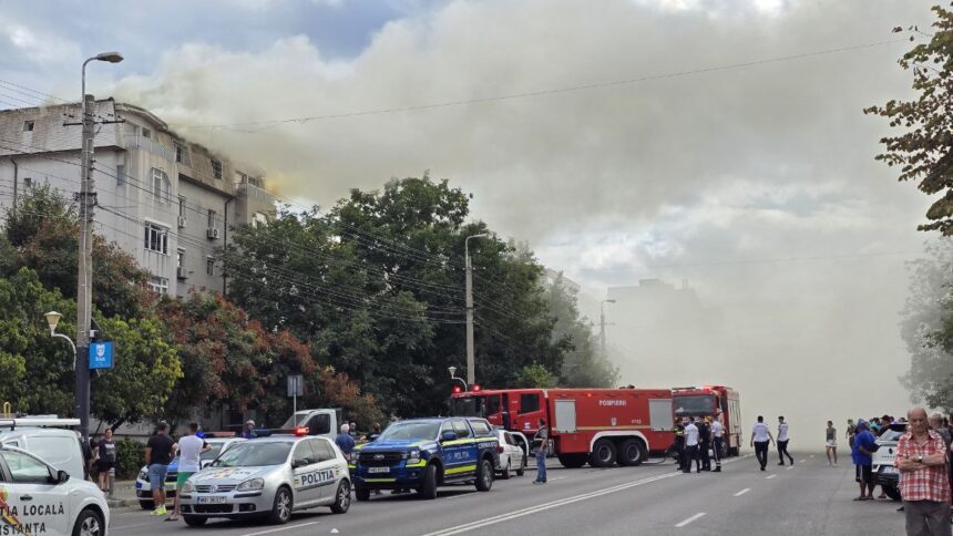 Constanța: Circulația autobuzelor pe liniile 102 și 13, afectată de incendiul izbucnit la mansarda unui bloc de pe strada Soveja 1 constanta autobuzele liniilor 102 si 13 circula deviat din cauza incendiului de la mansarda blocului de pe strada soveja 68c6de98424d5