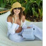 Emily Burghelea din Constanța: Pionieră în lumea afacerilor cu o valoare de 1,8 milioane lei în domeniul conținutului digital 2 constanteanca emily burghelea conduce o afacere de afaceri de 18 milioane lei din continut digital 68c665e6a2b62