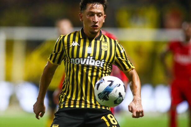 continua cosmarul pentru morutan echipa sa a castigat dar fotbalistul s a rupt dupa 40 de minute 68cf01a497f43